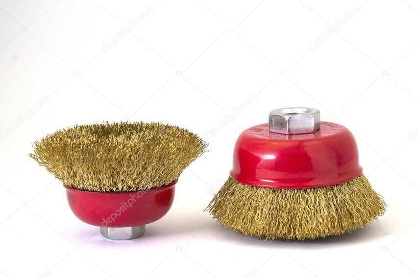 Desbroce y limpieza de una parcela con abundante matorral